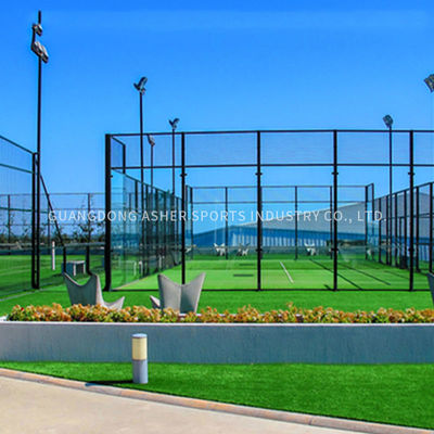 Fabrikant biedt grensoverschrijdende groothandel van complete padelbaan systemen, standaard en panoramische ontwerpen inclusief rackets