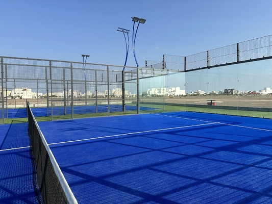 Aanpasbare warm gedipte gegalvaniseerde paddeltennisbaan Groothandelsprijs Volledige set voor clubs en sportfaciliteiten