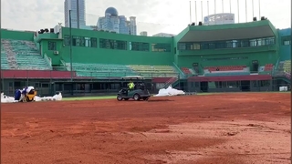 Rode klei honkbal- en softbalveldaanleg bij Tianhe Sports Center Guangzhou